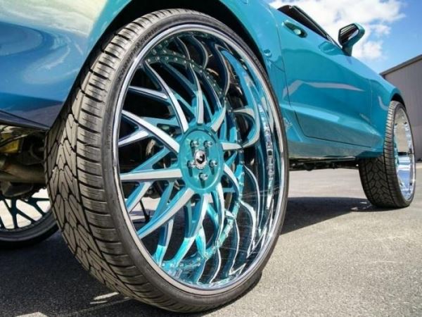 Chevrolet Camaro в безумном тюнинге по-американски (8 фото + 1 видео)