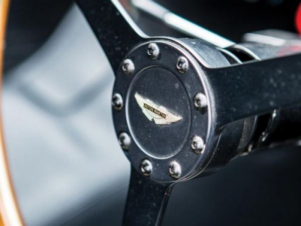 Уникальный гоночный Aston Martin 1963 года (50 фото)