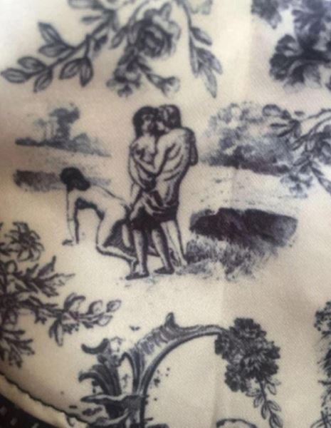 
Девушку поразил &laquo;милый рисунок&raquo; на&nbsp;пижамке&nbsp
