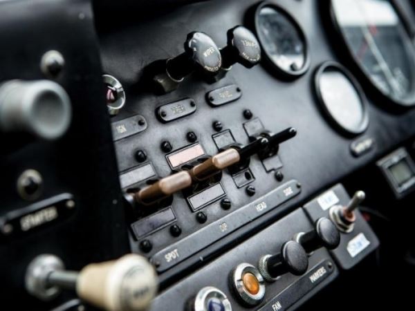 Уникальный гоночный Aston Martin 1963 года (50 фото)