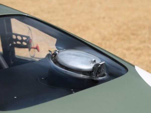 Уникальный гоночный Aston Martin 1963 года (50 фото)