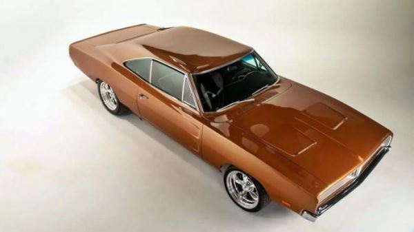 Классический Dodge Charger с современным двигателем от Hellcat