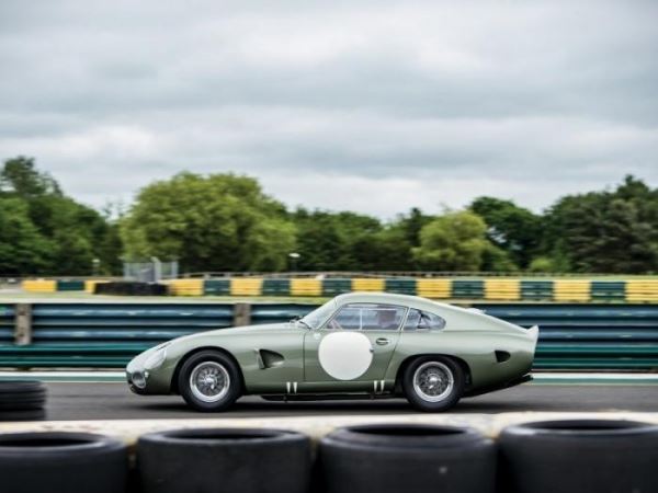 Уникальный гоночный Aston Martin 1963 года (50 фото)