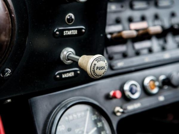 Уникальный гоночный Aston Martin 1963 года (50 фото)