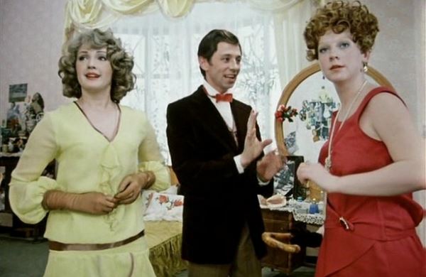 Сотрудники мотеля спрятали изменщика от жены 