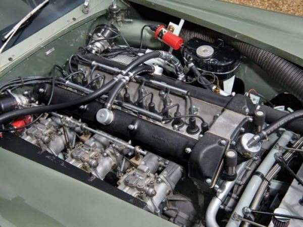 Уникальный гоночный Aston Martin 1963 года (50 фото)