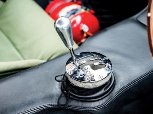 Уникальный гоночный Aston Martin 1963 года (50 фото)