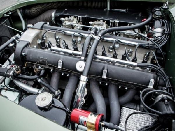 Уникальный гоночный Aston Martin 1963 года (50 фото)