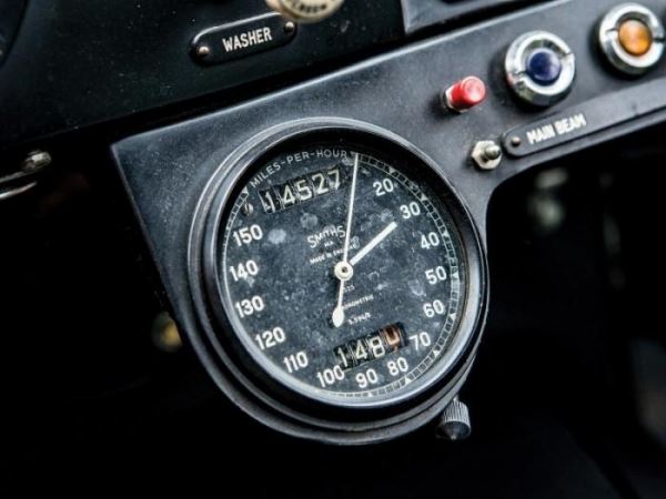 Уникальный гоночный Aston Martin 1963 года (50 фото)