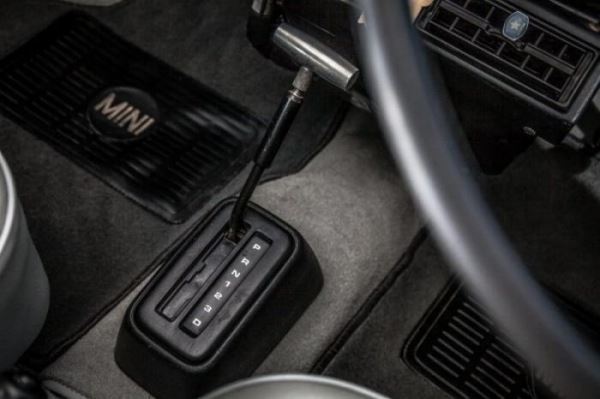 
			Morris Mini: компактный пикапчик, востановленный в Таиланде (11 фото)