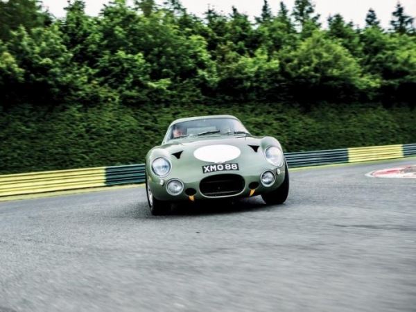 Уникальный гоночный Aston Martin 1963 года (50 фото)