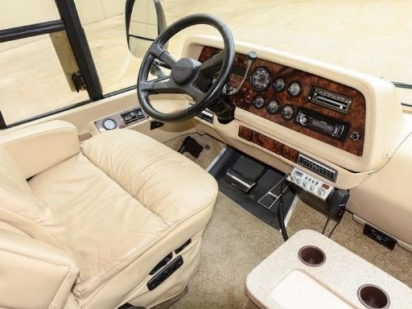 GMC Royale Motorhome: первый автодом от крупного производителя (10 фо