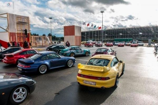 От K?fer до Taycan: 70 лет автомобилям Porsche (13 фото)