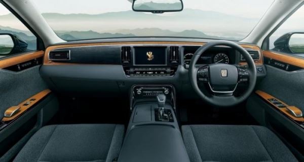 
			Новая Toyota Century: японский Роллс-Ройс (29 фото + 1 видео)