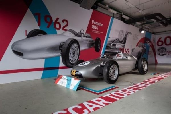 От K?fer до Taycan: 70 лет автомобилям Porsche (13 фото)