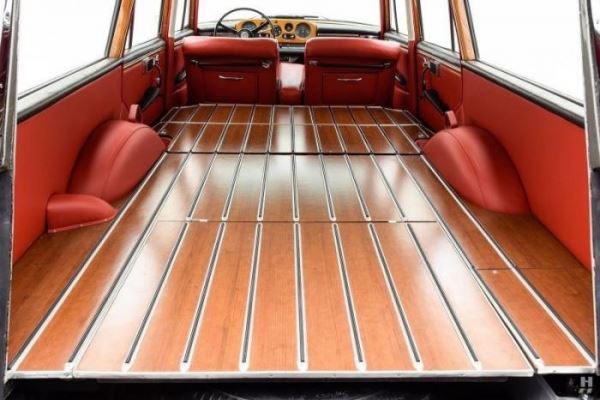 
			Эксклюзивный Bentley 1960 года c кузовом Mercedes-Benz (15 фото)