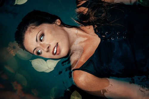 Фотограф превратила детский надувной бассейн в фотостудию и сделала впечатляющие снимки (7 фото)