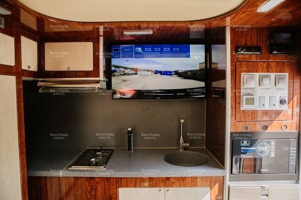 
			Русский дом на колесах Премиум класса на базе КАМАЗ-43118 (10 фото)