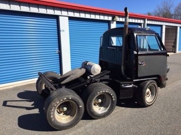 Необычный трехосный Volkswagen T1 в духе американских тягачей (18фот)