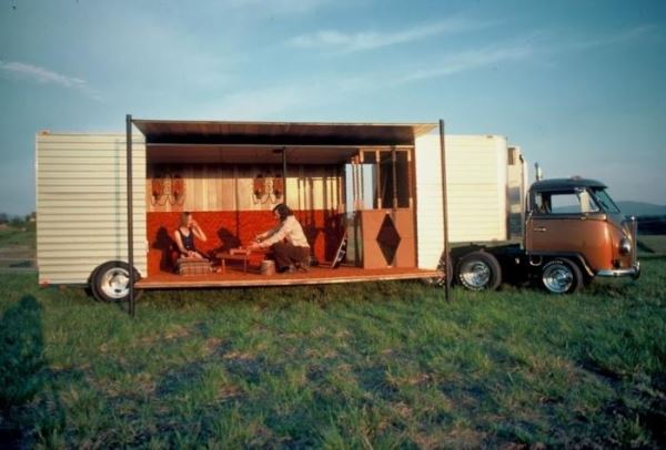 Необычный трехосный Volkswagen T1 в духе американских тягачей (18фот)