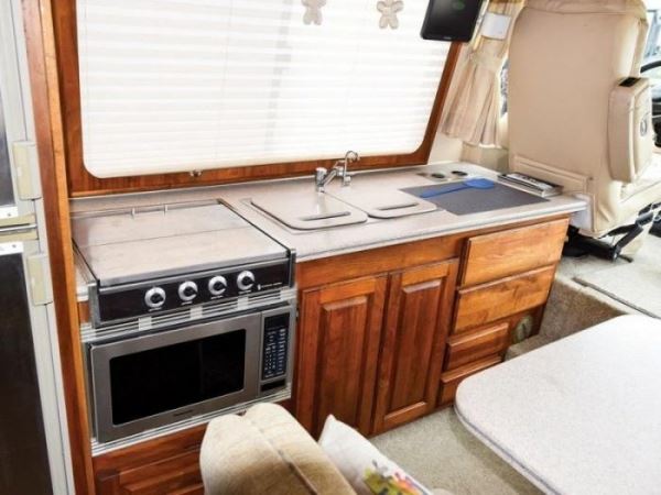 GMC Royale Motorhome: первый автодом от крупного производителя (10 фо