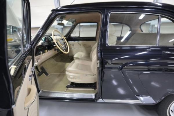 На продажу выставили ГАЗ-21 выпущенный в 2004 году (21 фото)