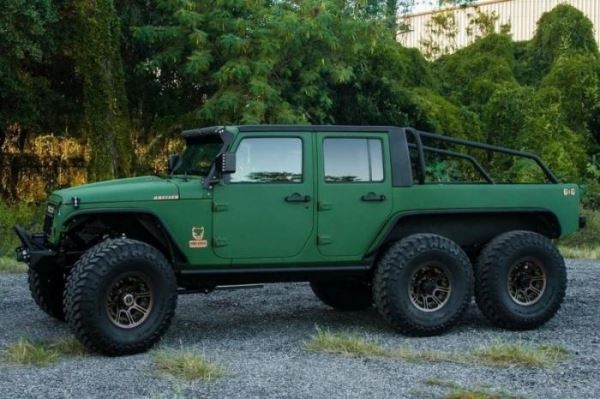 Эффектный шестиколесный Jeep Wrangler от компании Bruiser Conversions