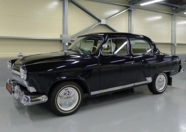 На продажу выставили ГАЗ-21 выпущенный в 2004 году (21 фото)