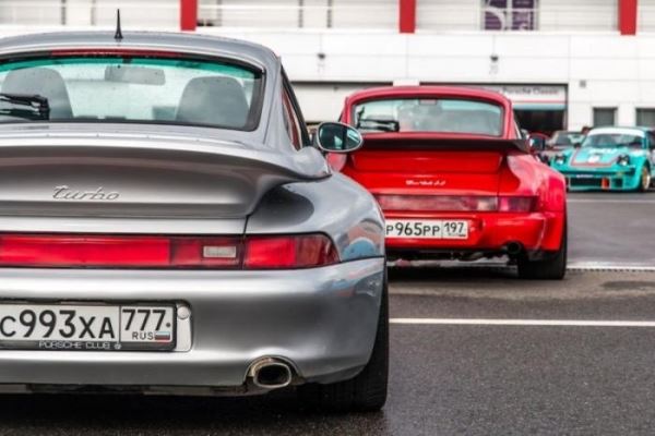 От K?fer до Taycan: 70 лет автомобилям Porsche (13 фото)