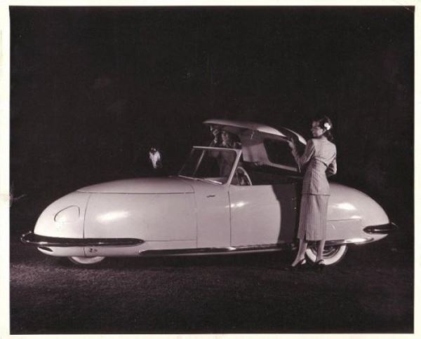 
			Davis Divan - самый необычный авто на трех колесах (6 фото + 1 видео)