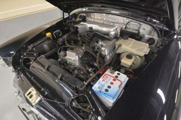 На продажу выставили ГАЗ-21 выпущенный в 2004 году (21 фото)