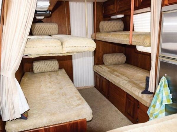 GMC Royale Motorhome: первый автодом от крупного производителя (10 фо