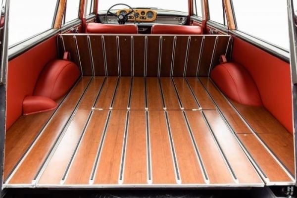 
			Эксклюзивный Bentley 1960 года c кузовом Mercedes-Benz (15 фото)