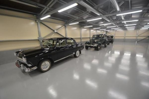 На продажу выставили ГАЗ-21 выпущенный в 2004 году (21 фото)