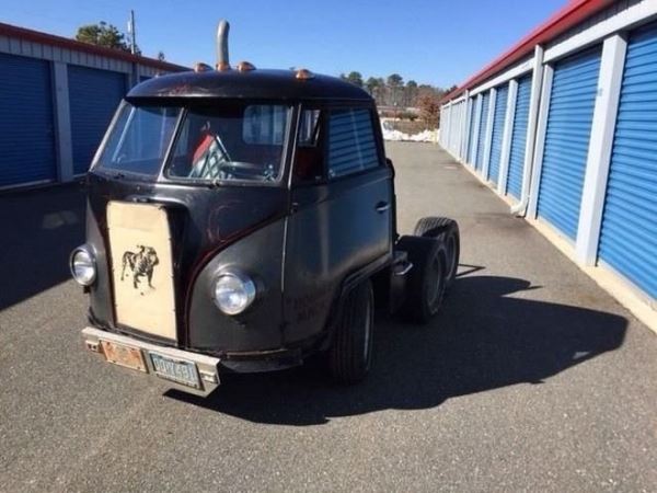 Необычный трехосный Volkswagen T1 в духе американских тягачей (18фот)